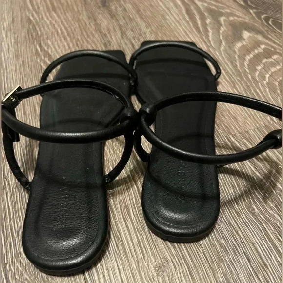 Bamboo Women’s Black Strappy Sandals. NWOT. Size 7 - Picture 2 of 4